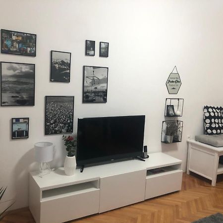 La Madre Lägenhet Rijeka Exteriör bild